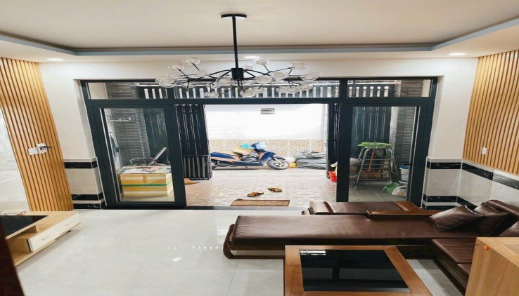 56,8 M2 - CHỈ NHỈNH 4 TỶ NHÀ HẺM XE HƠI  QUANG TRUNG - P8 - NGAY CV LÀNG HOA - MỚI ĐẸP FULL NỘI THẤT.